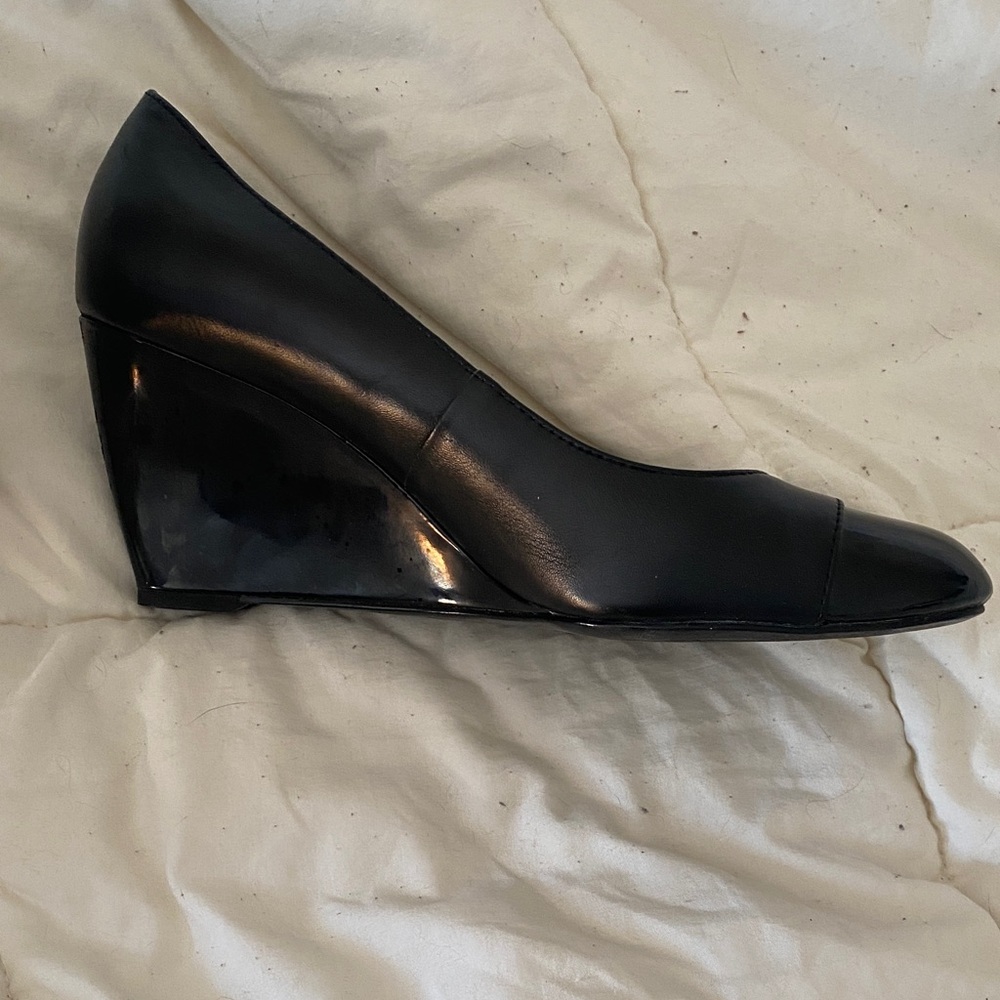 Bandolino Elegant Black Wedge Heel for Women